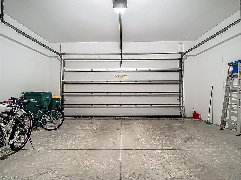 4524 Tamarind WAY, NAPLES FL 34119-35