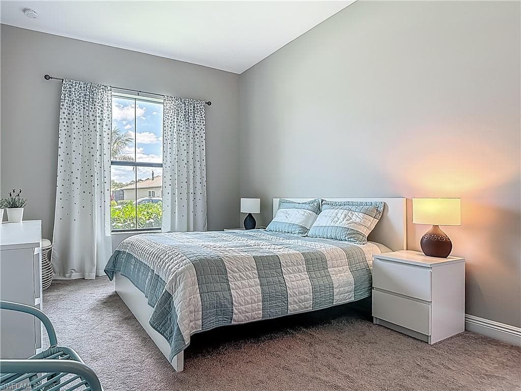 4524 Tamarind WAY, NAPLES FL 34119-23