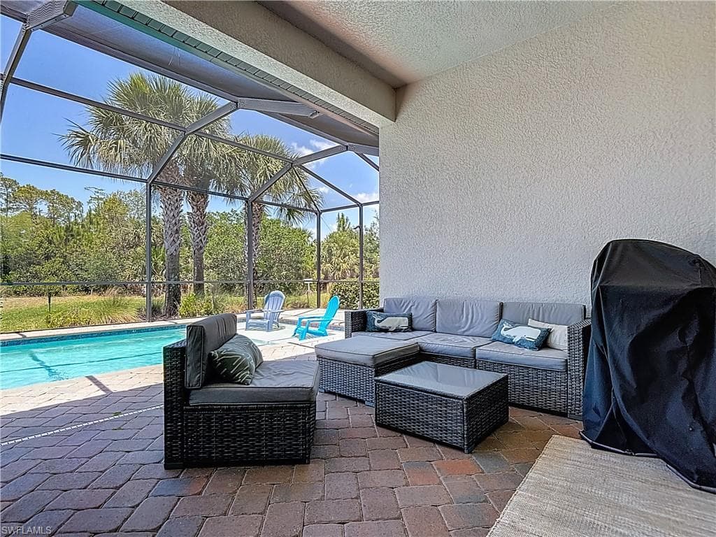 4524 Tamarind WAY, NAPLES FL 34119-37