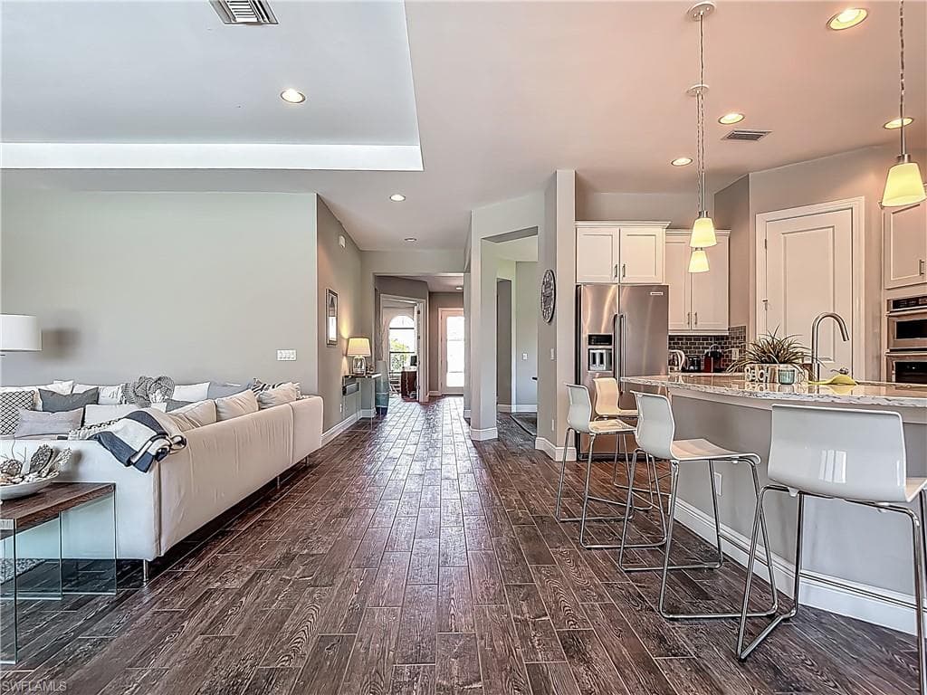 4524 Tamarind WAY, NAPLES FL 34119-9