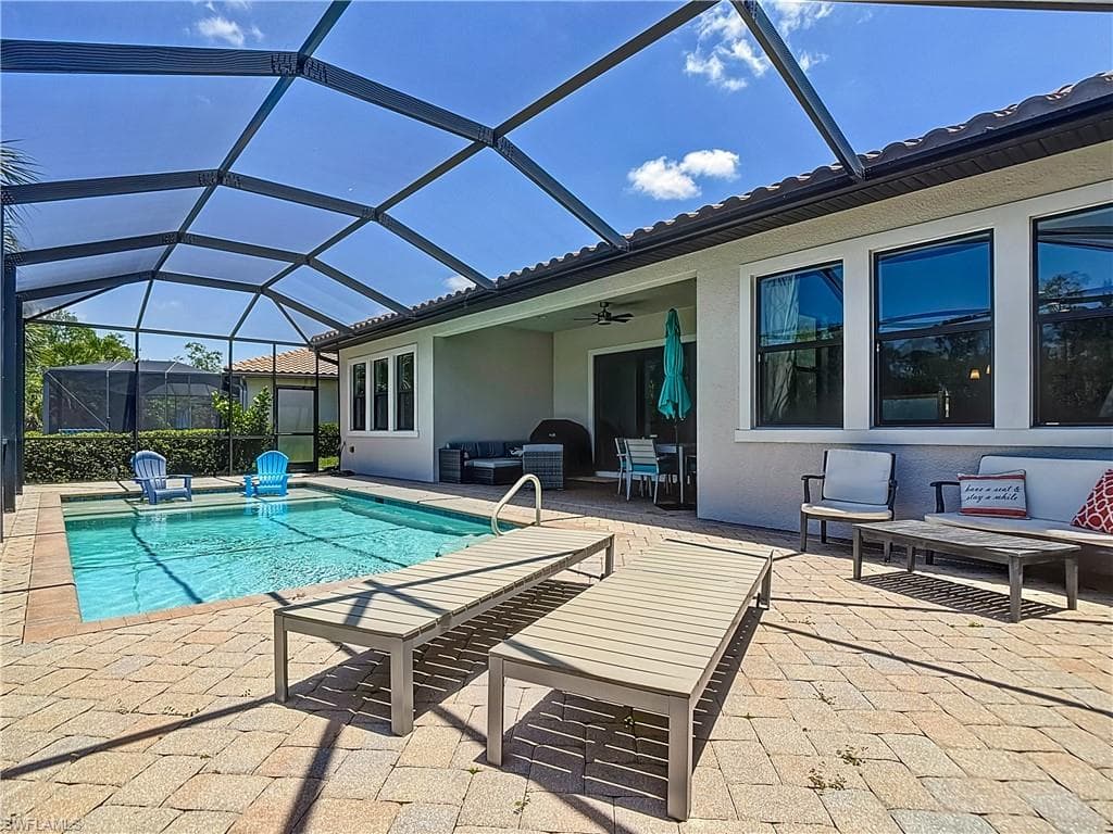 4524 Tamarind WAY, NAPLES FL 34119-43