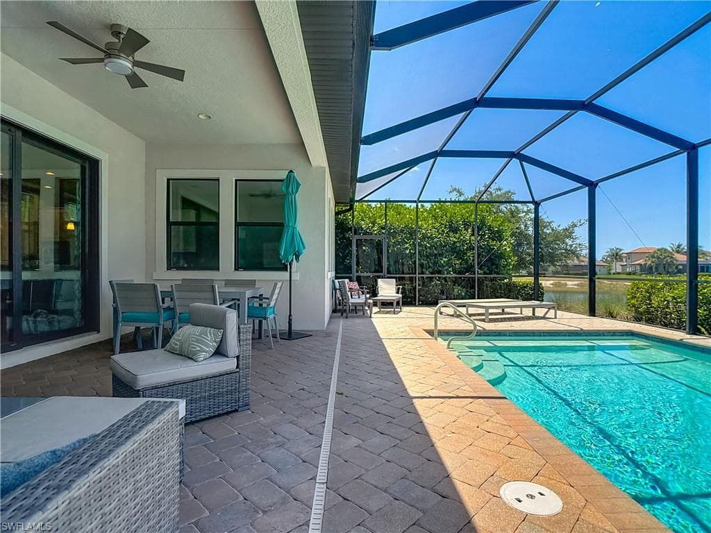 4524 Tamarind WAY, NAPLES FL 34119-38