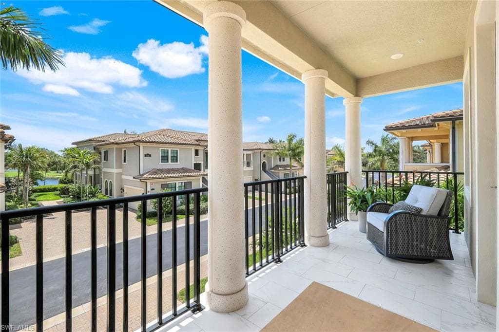 2488 Breakwater WAY # 201, NAPLES FL 34112-26