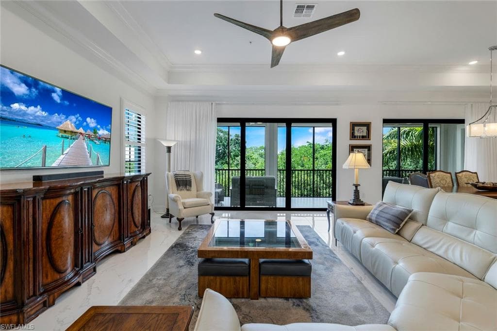 2488 Breakwater WAY # 201, NAPLES FL 34112-4