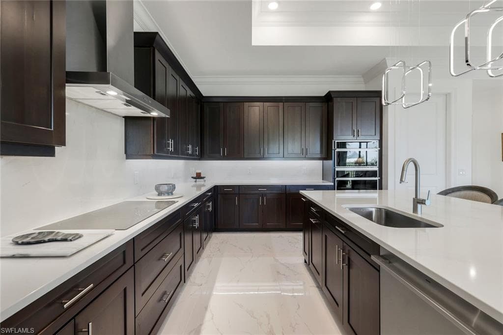 2488 Breakwater WAY # 201, NAPLES FL 34112-8