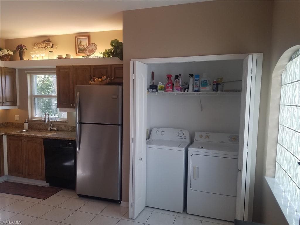 615 Rose Garden RD # 10, CAPE CORAL FL 33914-25