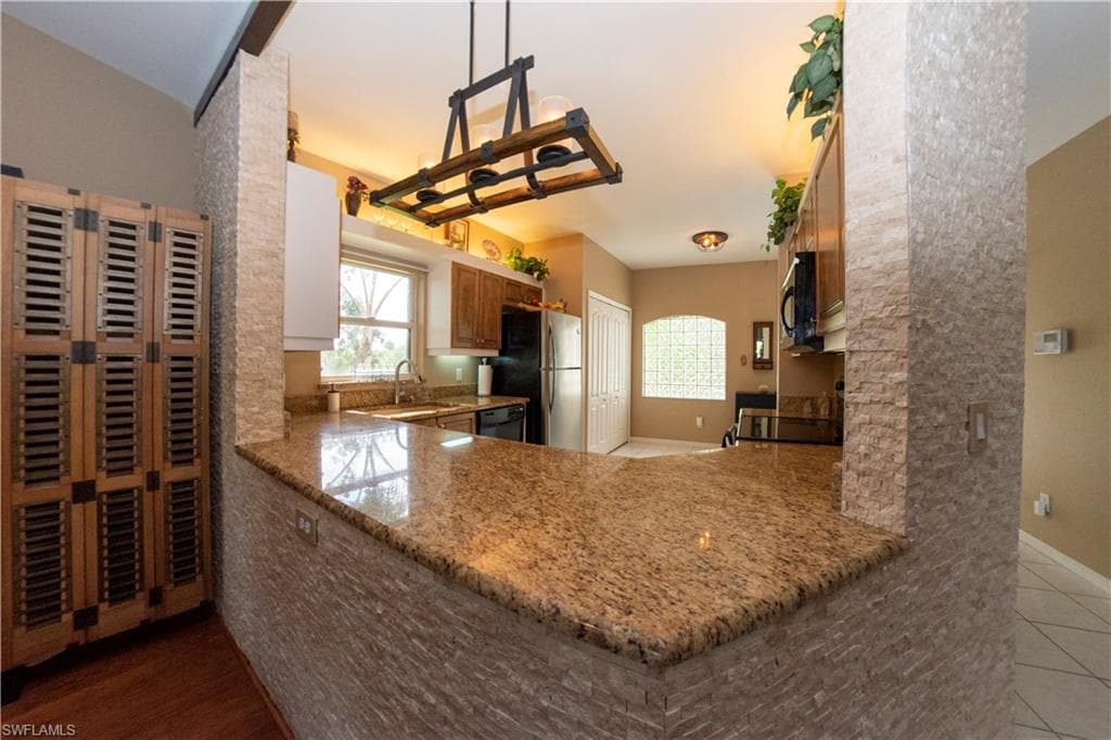 615 Rose Garden RD # 10, CAPE CORAL FL 33914-8