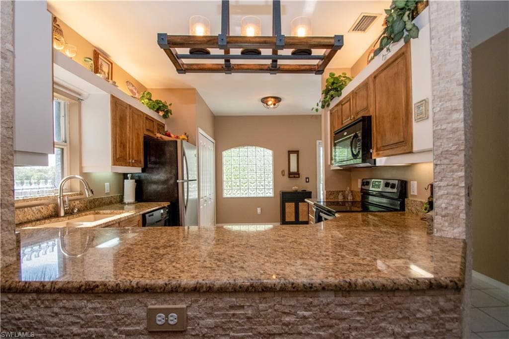 615 Rose Garden RD # 10, CAPE CORAL FL 33914-9