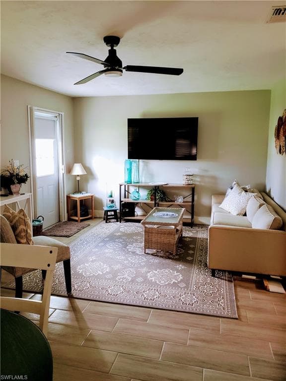 6 Aztec Lily LN, LEHIGH ACRES FL 33936-8