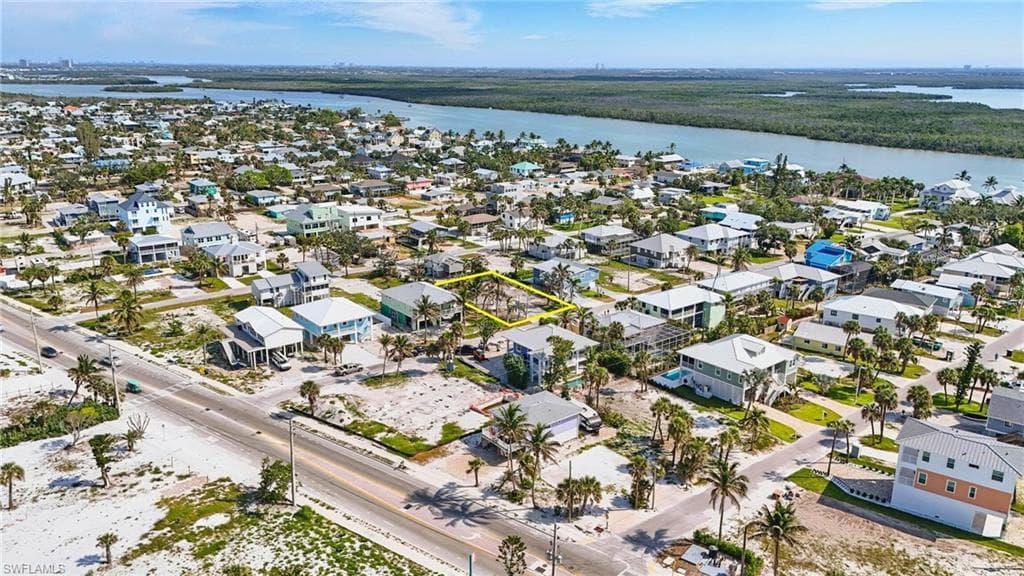 121 Gulf Island DR, FORT MYERS BEACH FL 33931-12