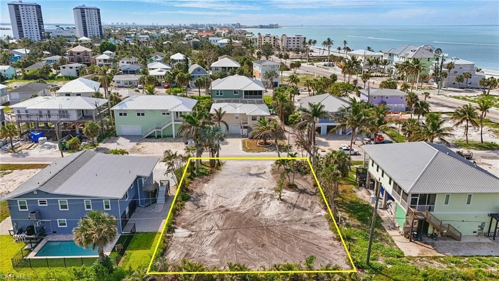 121 Gulf Island DR, FORT MYERS BEACH FL 33931-15