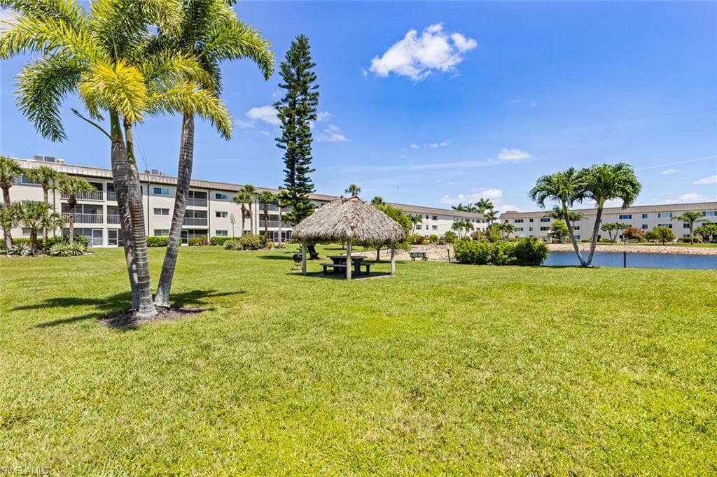 1004 Manatee RD # H306, NAPLES FL 34114-44