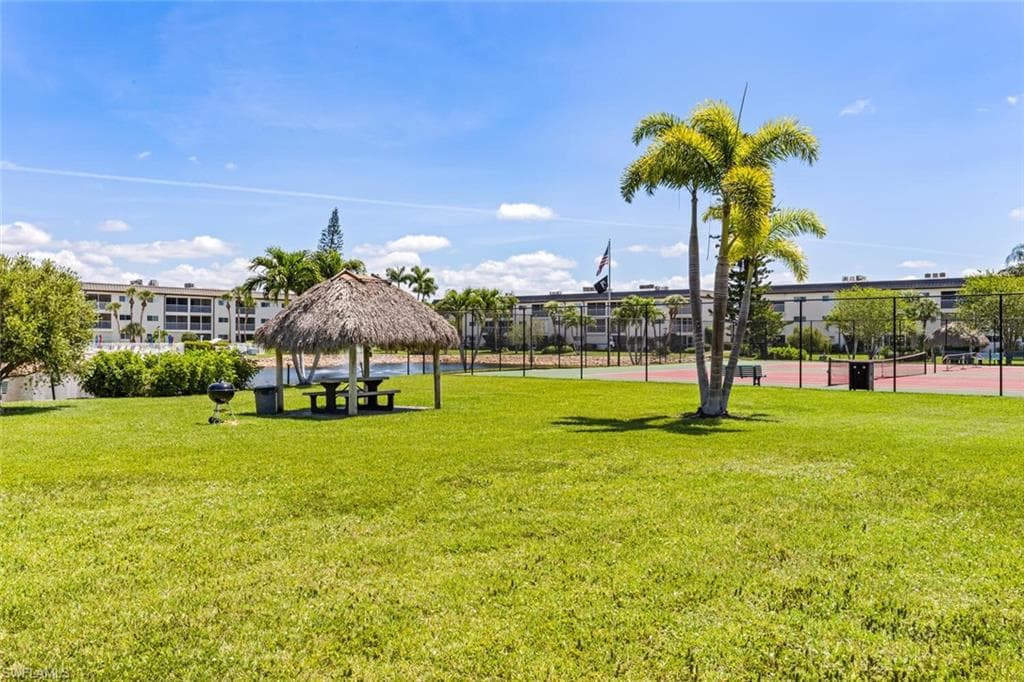 1004 Manatee RD # H306, NAPLES FL 34114-43