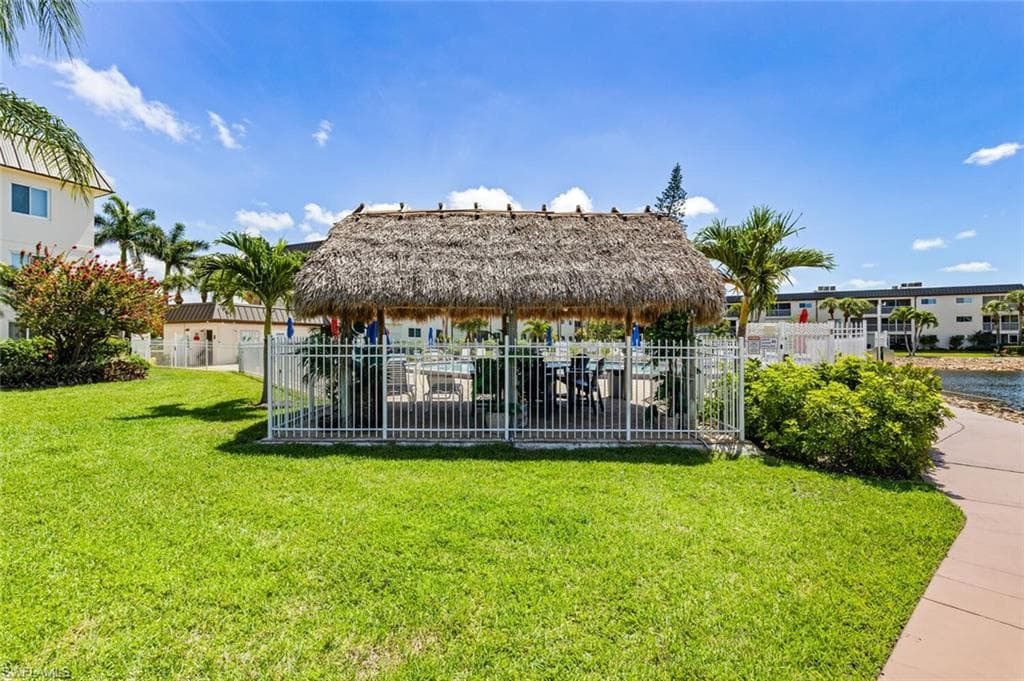 1004 Manatee RD # H306, NAPLES FL 34114-39