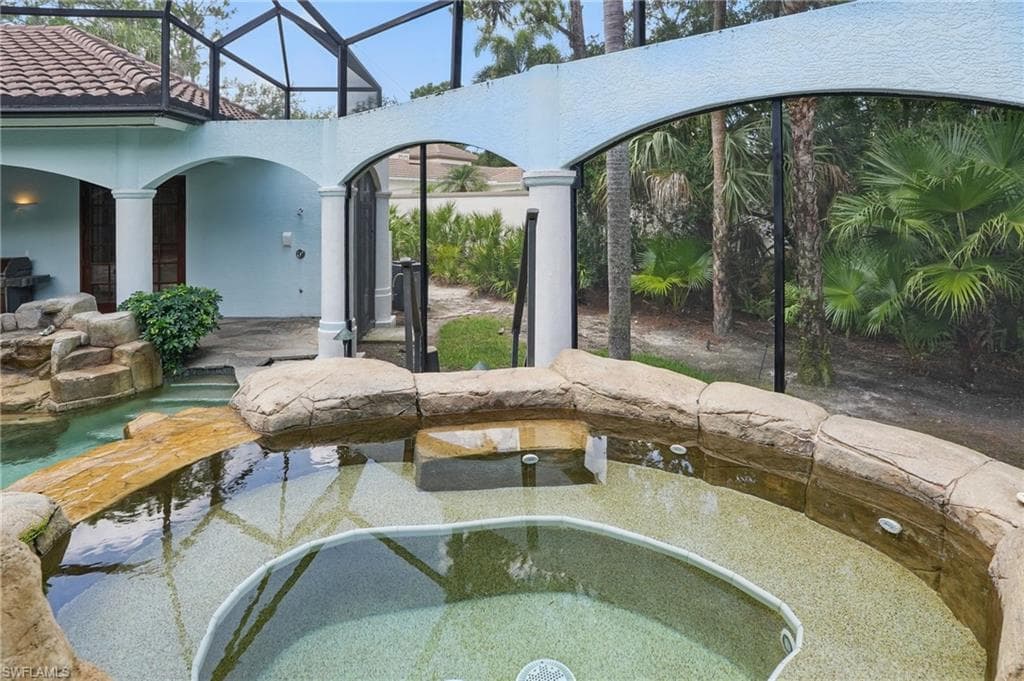 12291 Colliers Reserve DR, NAPLES FL 34110-37