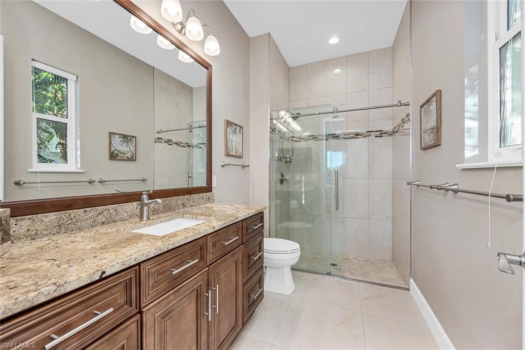 3254 Lakeview DR, NAPLES FL 34112-12