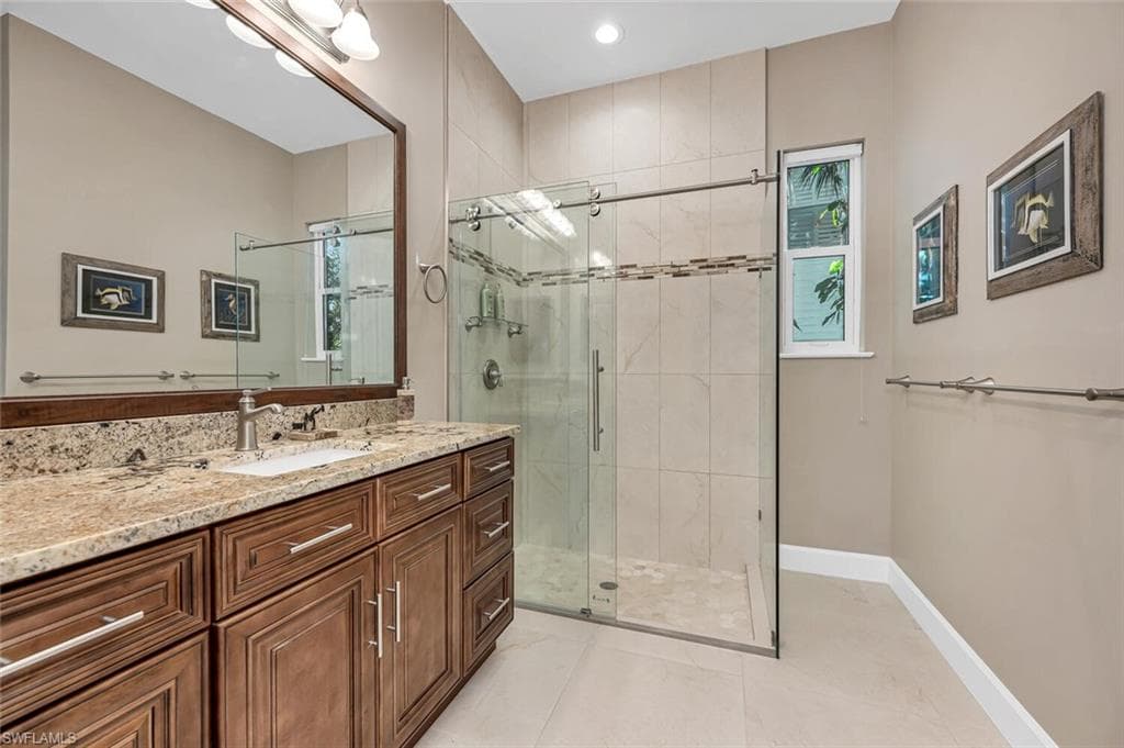 3254 Lakeview DR, NAPLES FL 34112-15