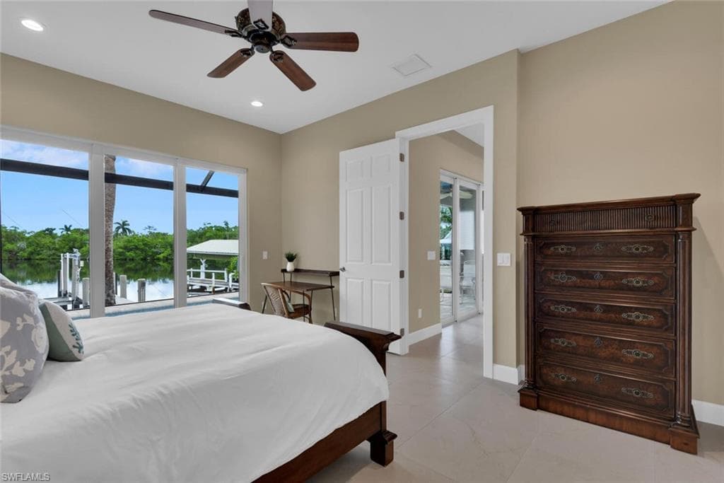 3254 Lakeview DR, NAPLES FL 34112-11