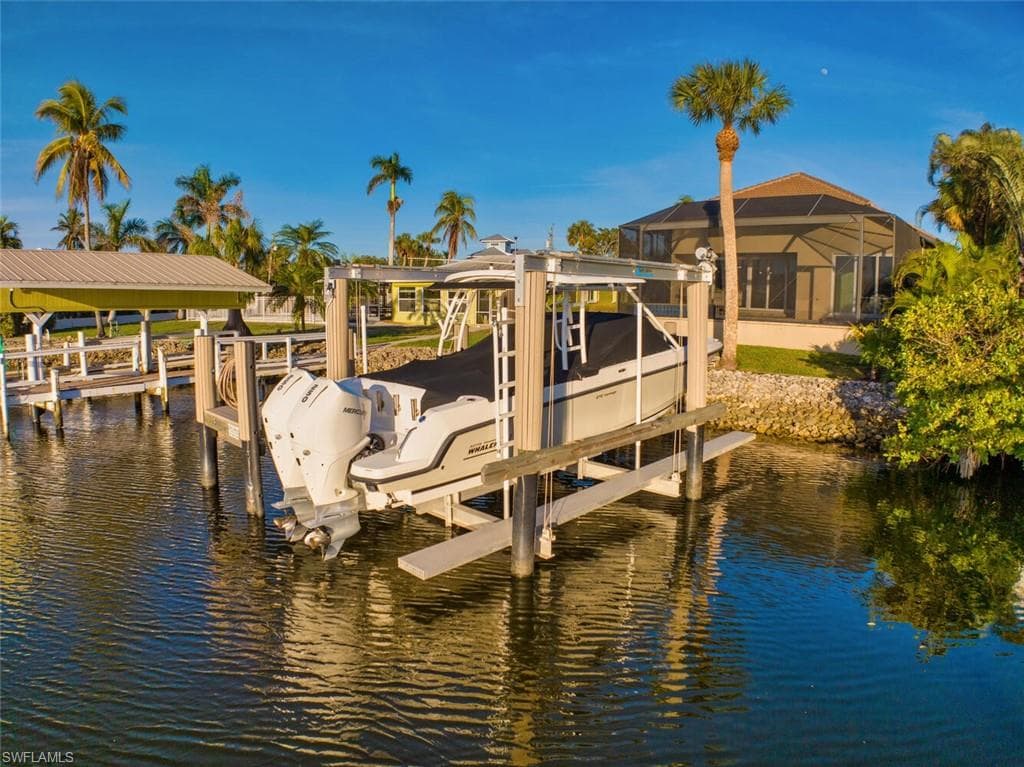 3254 Lakeview DR, NAPLES FL 34112-21