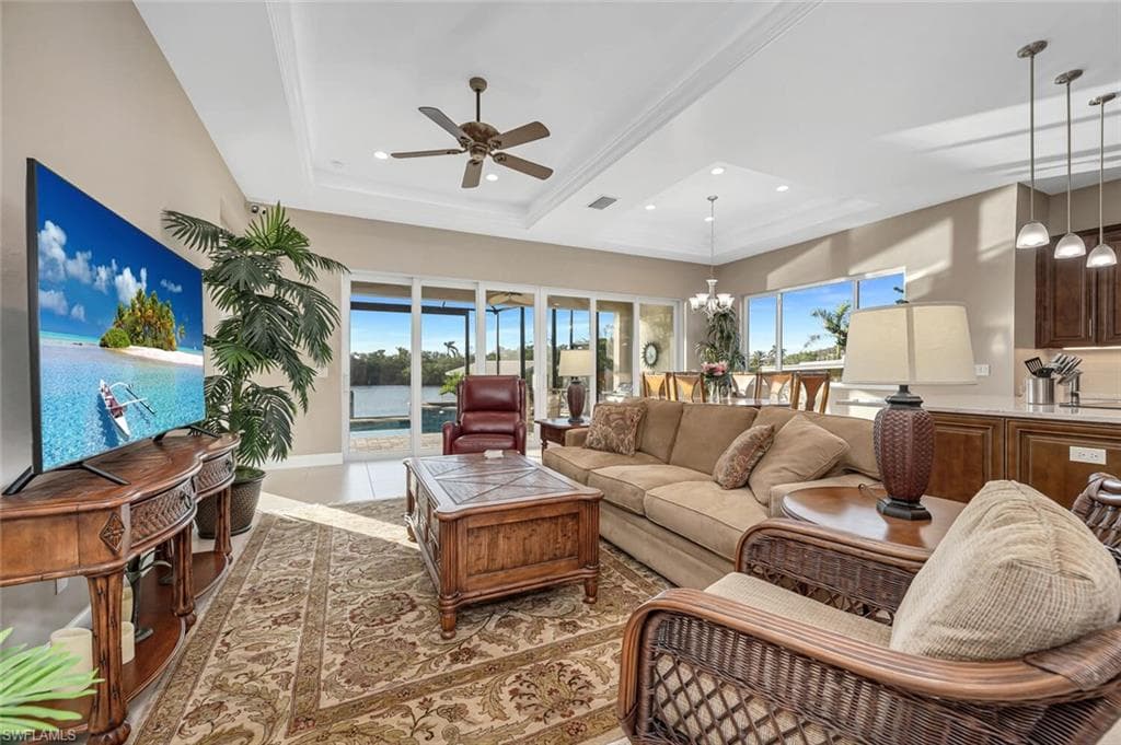 3254 Lakeview DR, NAPLES FL 34112-8