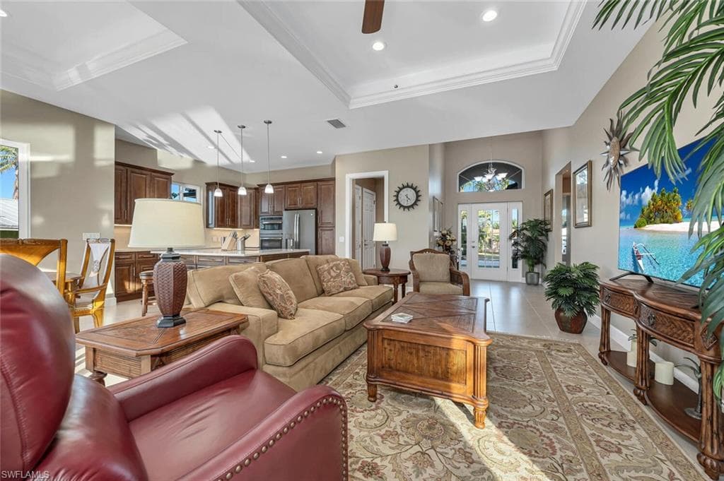 3254 Lakeview DR, NAPLES FL 34112-9