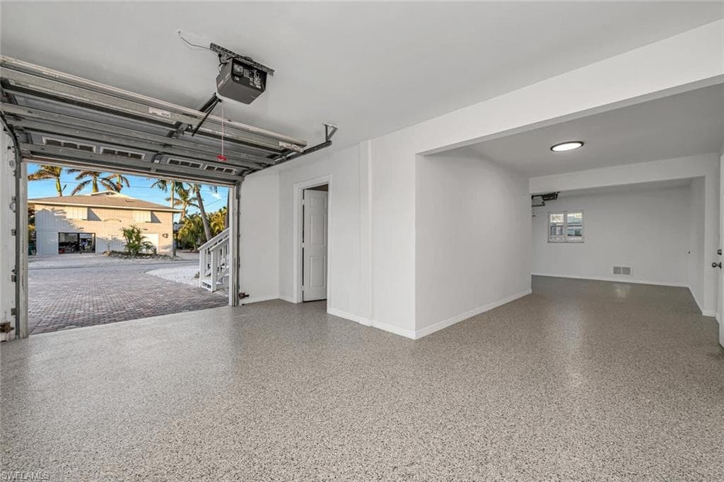 2736 Gulfview DR, NAPLES FL 34112-27