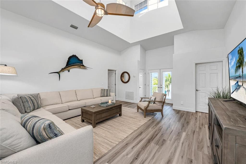 2736 Gulfview DR, NAPLES FL 34112-7