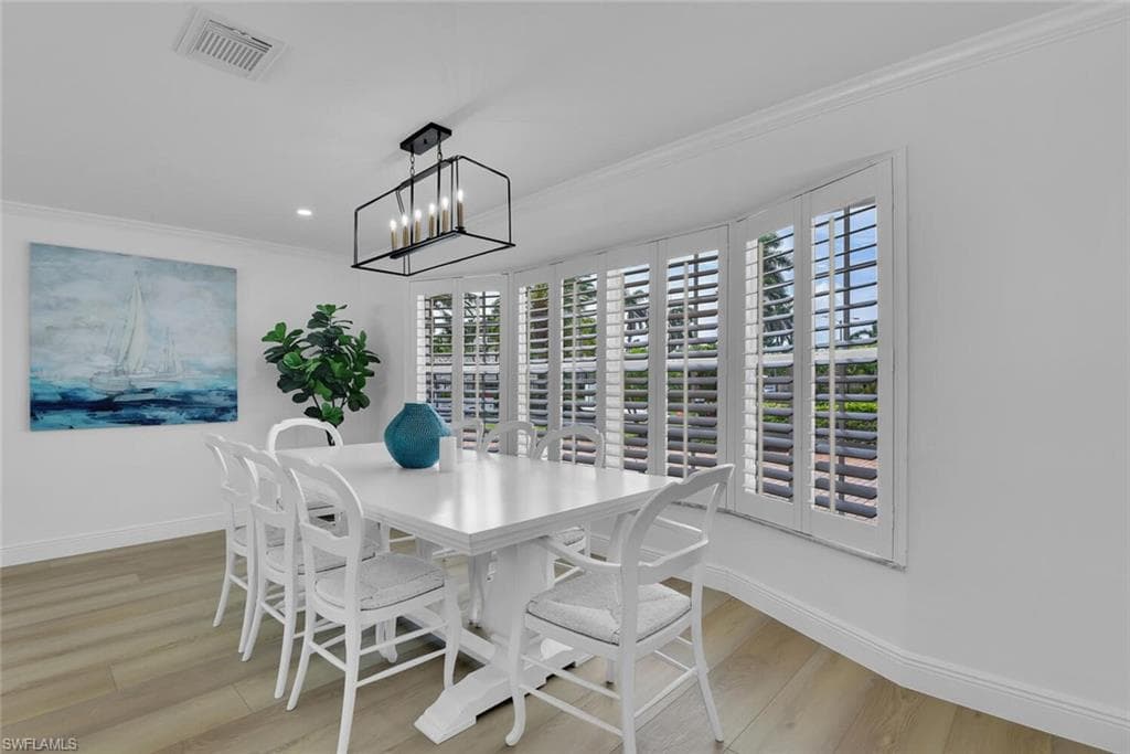 740 Park Shore DR, NAPLES FL 34103-11