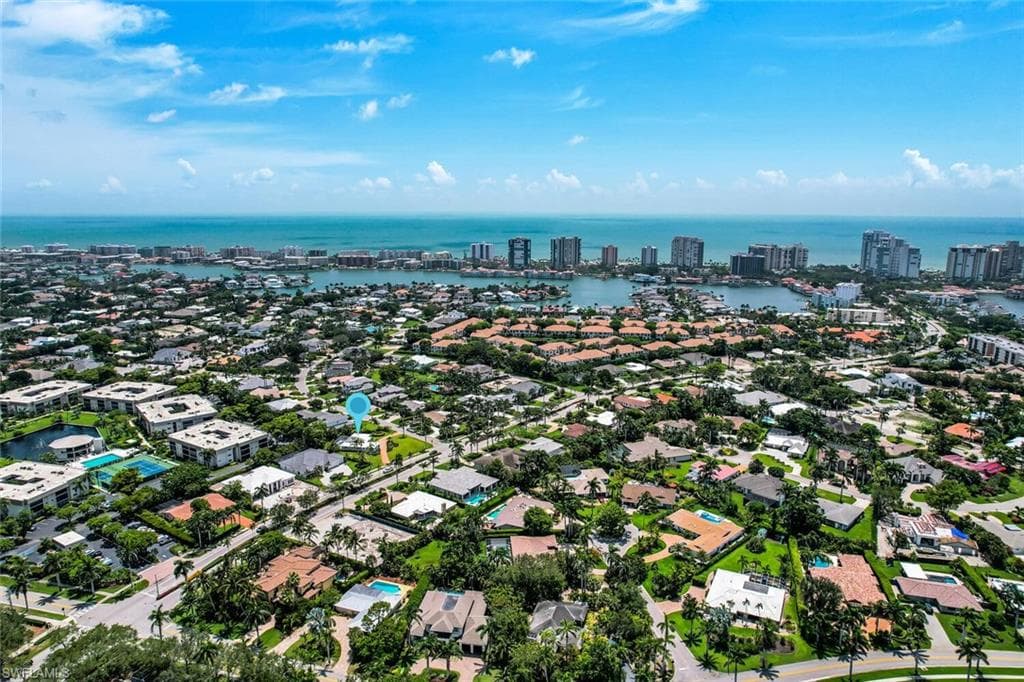 740 Park Shore DR, NAPLES FL 34103-33