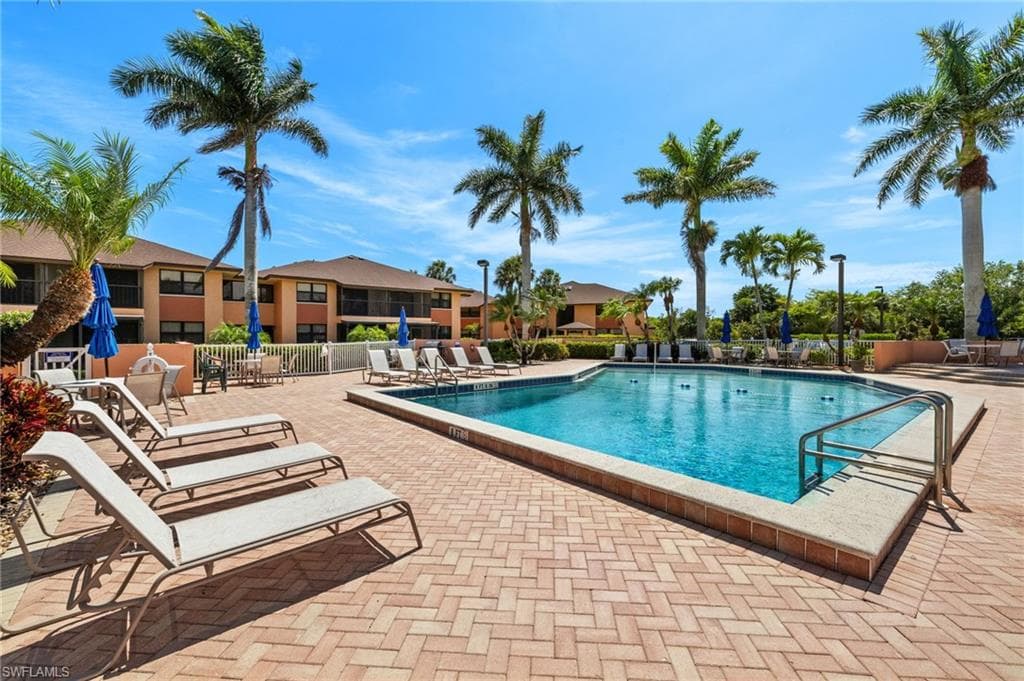 1512 Mainsail DR # 10, NAPLES FL 34114-22