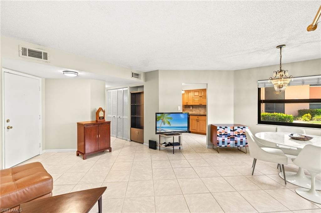 1512 Mainsail DR # 10, NAPLES FL 34114-5