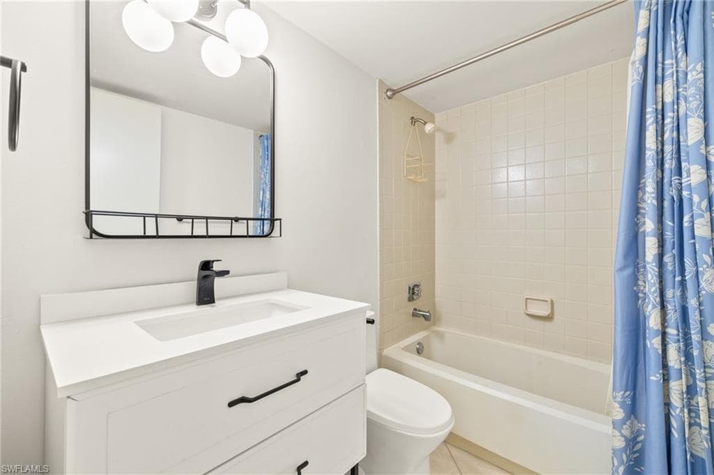 1512 Mainsail DR # 10, NAPLES FL 34114-16