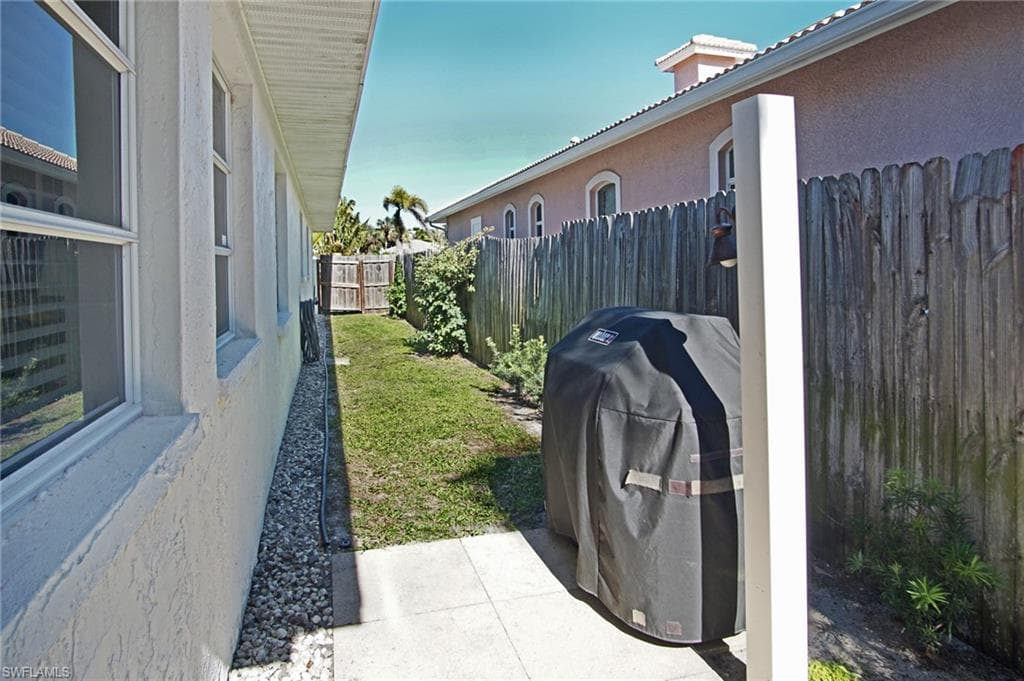 768 96th AVE N, NAPLES FL 34108-32