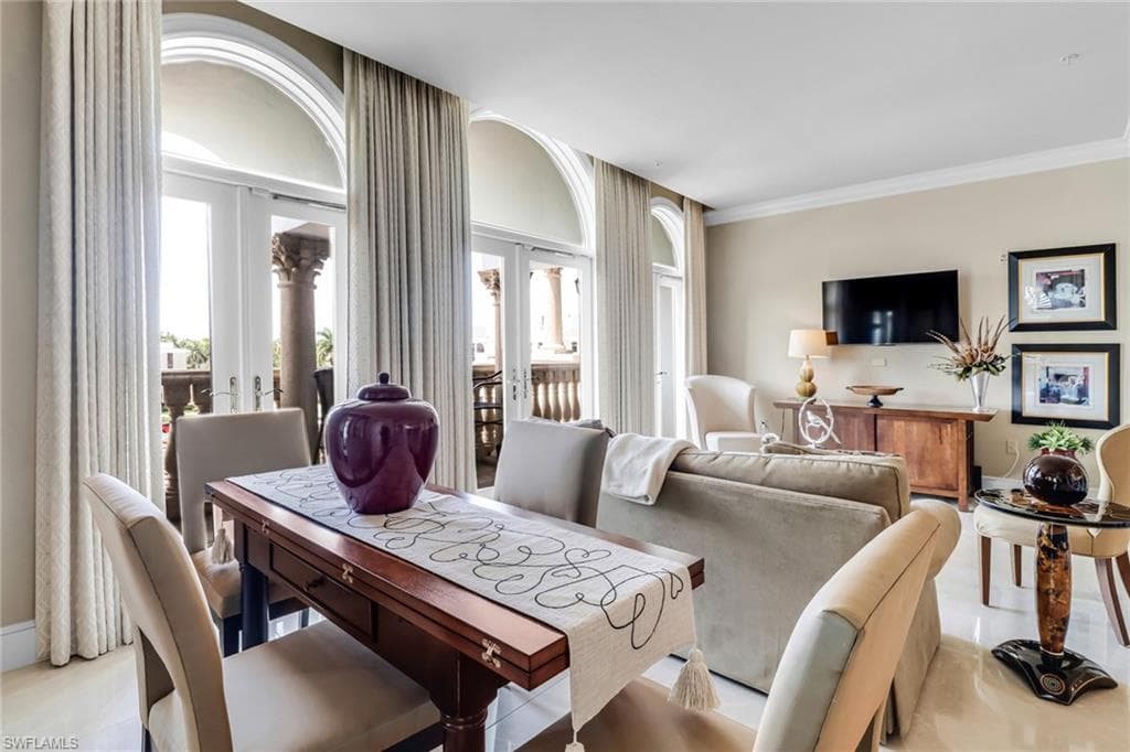 900 5th AVE S # 302, NAPLES FL 34102-1