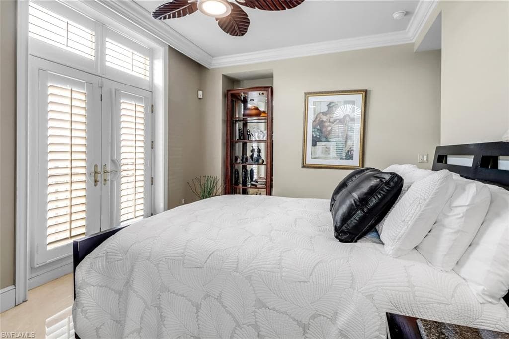 900 5th AVE S # 302, NAPLES FL 34102-12