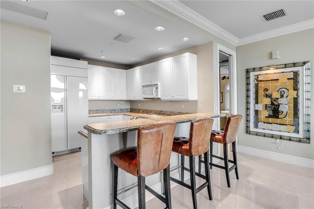 900 5th AVE S # 302, NAPLES FL 34102-6