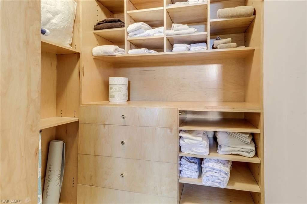 900 5th AVE S # 302, NAPLES FL 34102-19