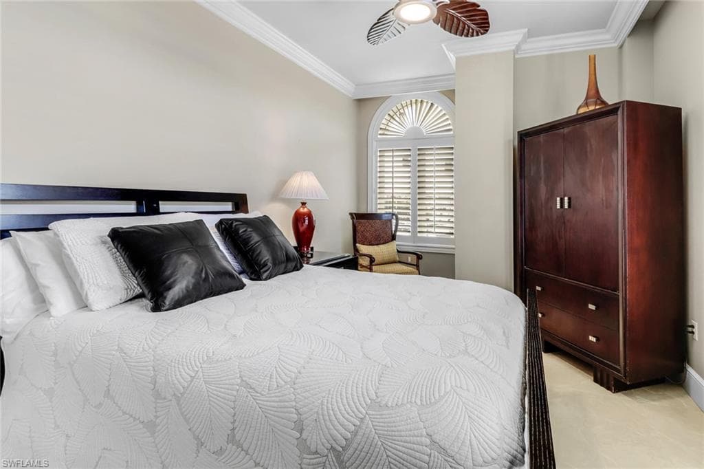 900 5th AVE S # 302, NAPLES FL 34102-13