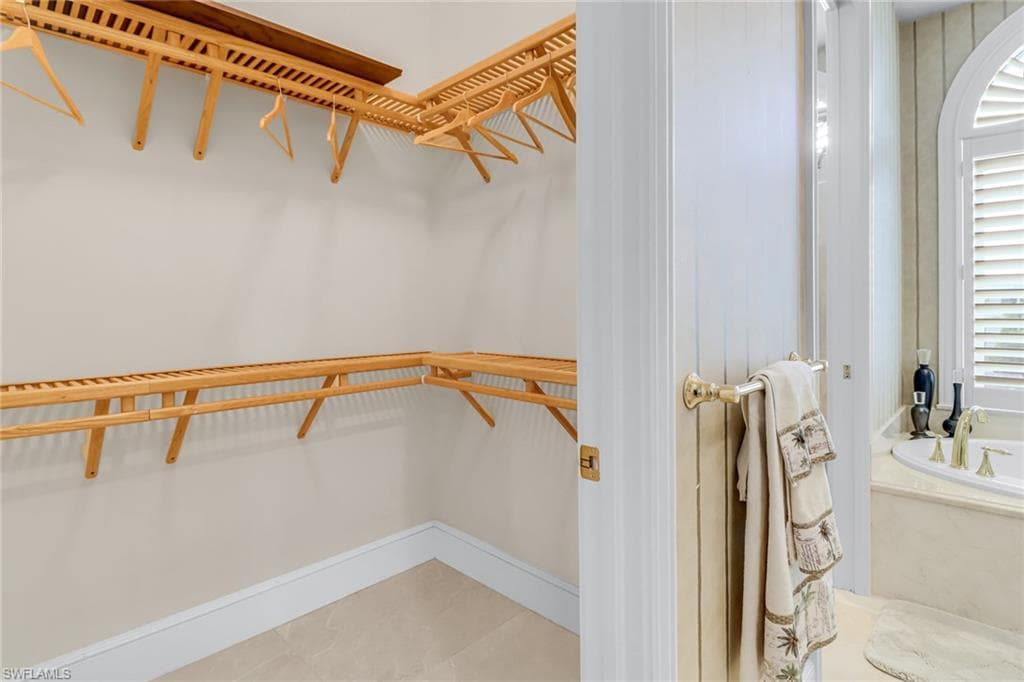 900 5th AVE S # 302, NAPLES FL 34102-18