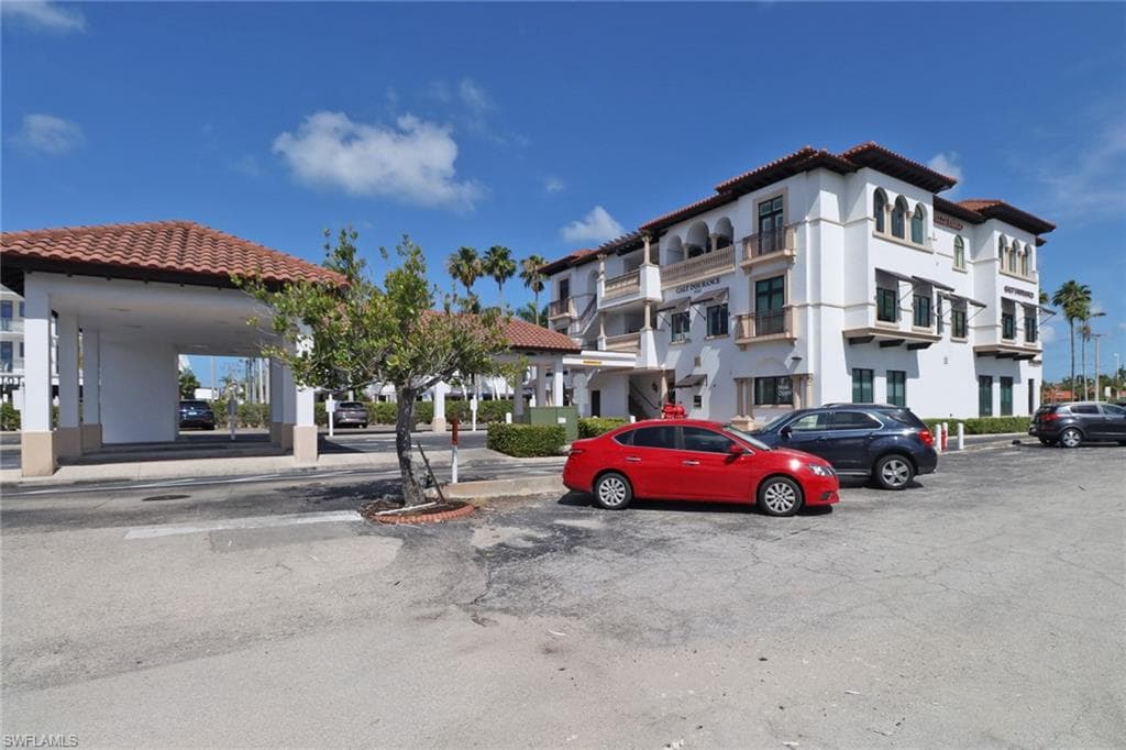 900 5th AVE S # 302, NAPLES FL 34102-28