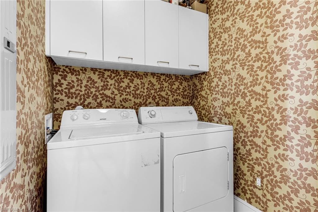 900 5th AVE S # 302, NAPLES FL 34102-24