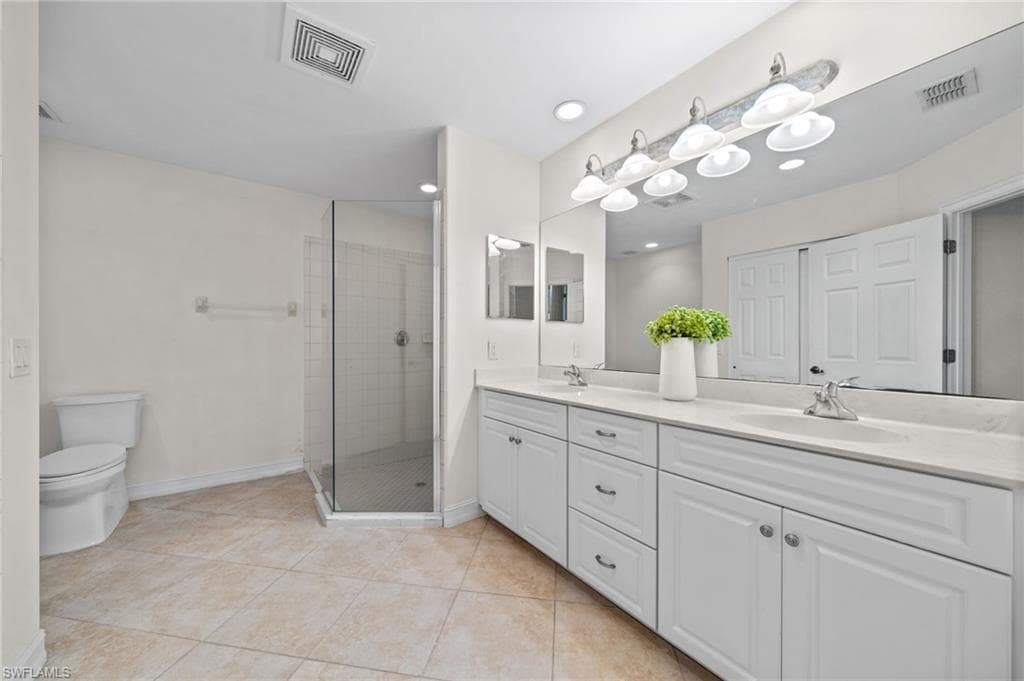 1630 Tarpon Bay DR S # 102, NAPLES FL 34119-26