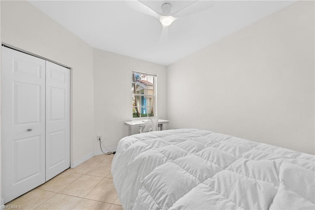 1630 Tarpon Bay DR S # 102, NAPLES FL 34119-31