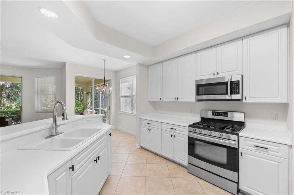 1630 Tarpon Bay DR S # 102, NAPLES FL 34119-19