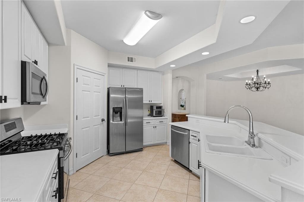 1630 Tarpon Bay DR S # 102, NAPLES FL 34119-23