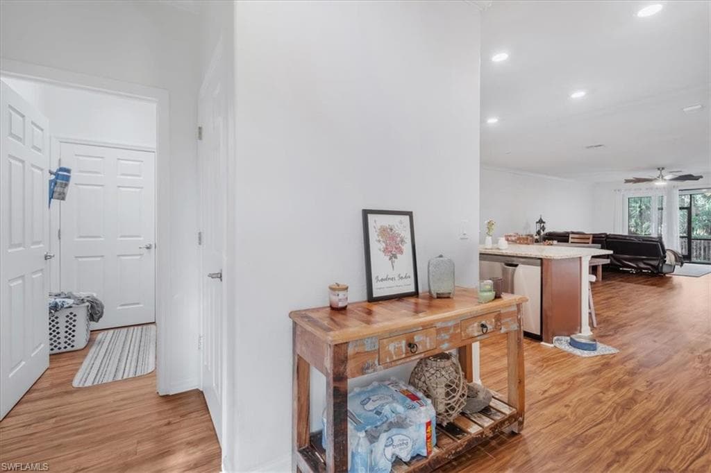 9052 Glenforest DR, NAPLES FL 34120-6