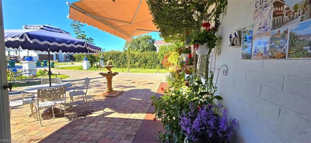 3601 Seagrape AVE, NAPLES FL 34104-1