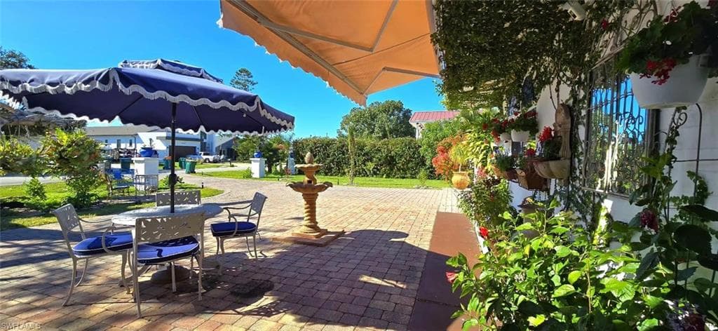 3601 Seagrape AVE, NAPLES FL 34104-2