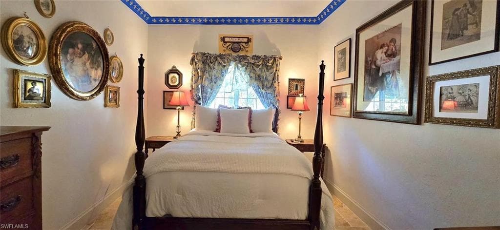 3601 Seagrape AVE, NAPLES FL 34104-32