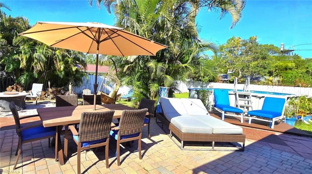 3601 Seagrape AVE, NAPLES FL 34104-3